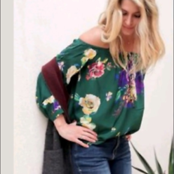 Anthropologie Tops - Like New Anthropologie Maeve Open Should Blouse